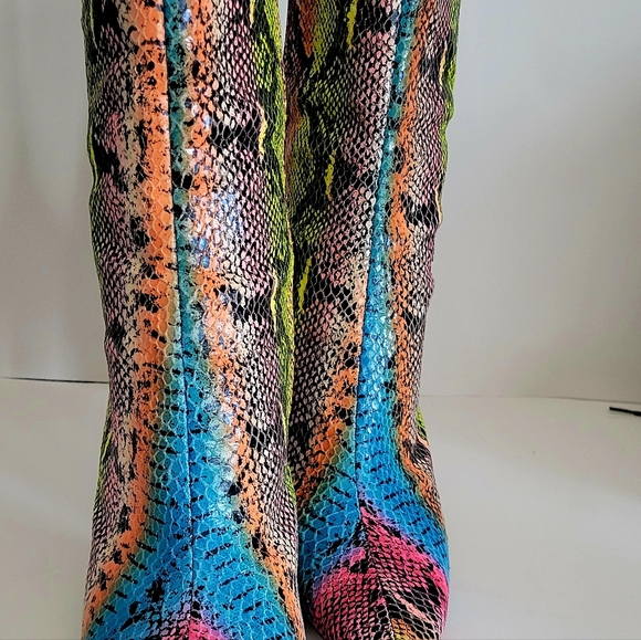 Azalea Wang Dolls Kill Skywalker ARCOIRIS Faux Snakeskin Booties Size 9 - Picture 12 of 16
